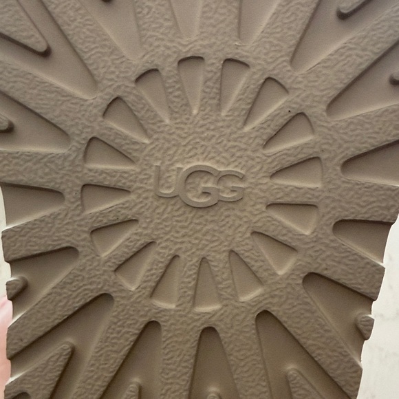 UGG Tazz Slipper Heritage Braid Cream size 6 like new $150 - Picture 7 of 7